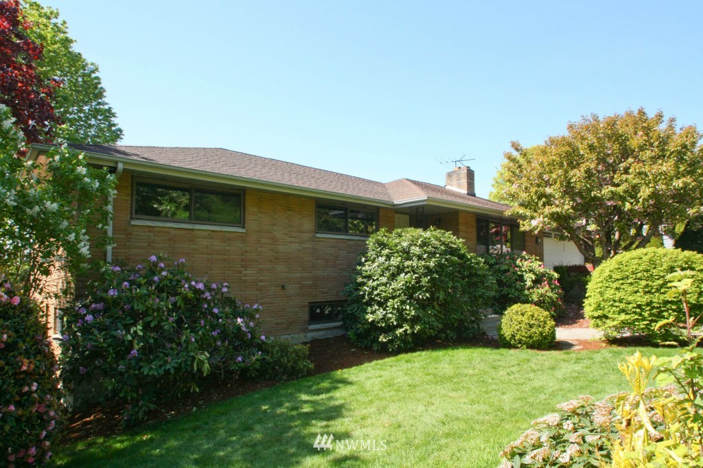 7117 South Langston Road Seattle, WA 98178 - Photo 2 of 15 Gallery Image 2