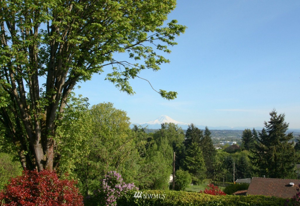 7117 South Langston Road Seattle, WA 98178 - Photo 3 of 15 Gallery Image 3
