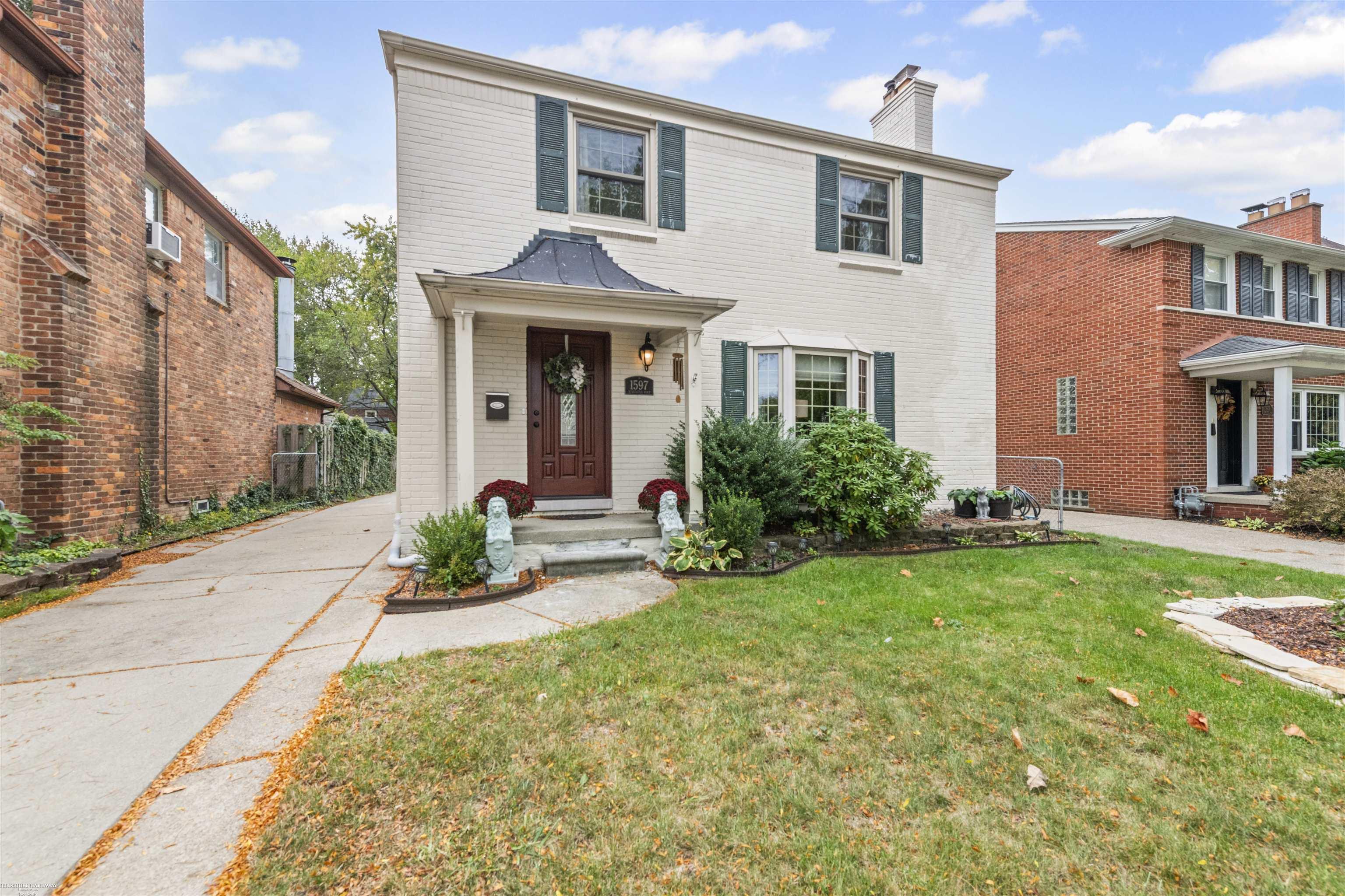 1597 Newcastle Road Grosse Pointe, MI 48236 - Photo 27 of 31 50192074-62170927-798d-4804-a697-cfd096b6c3ec.JPG