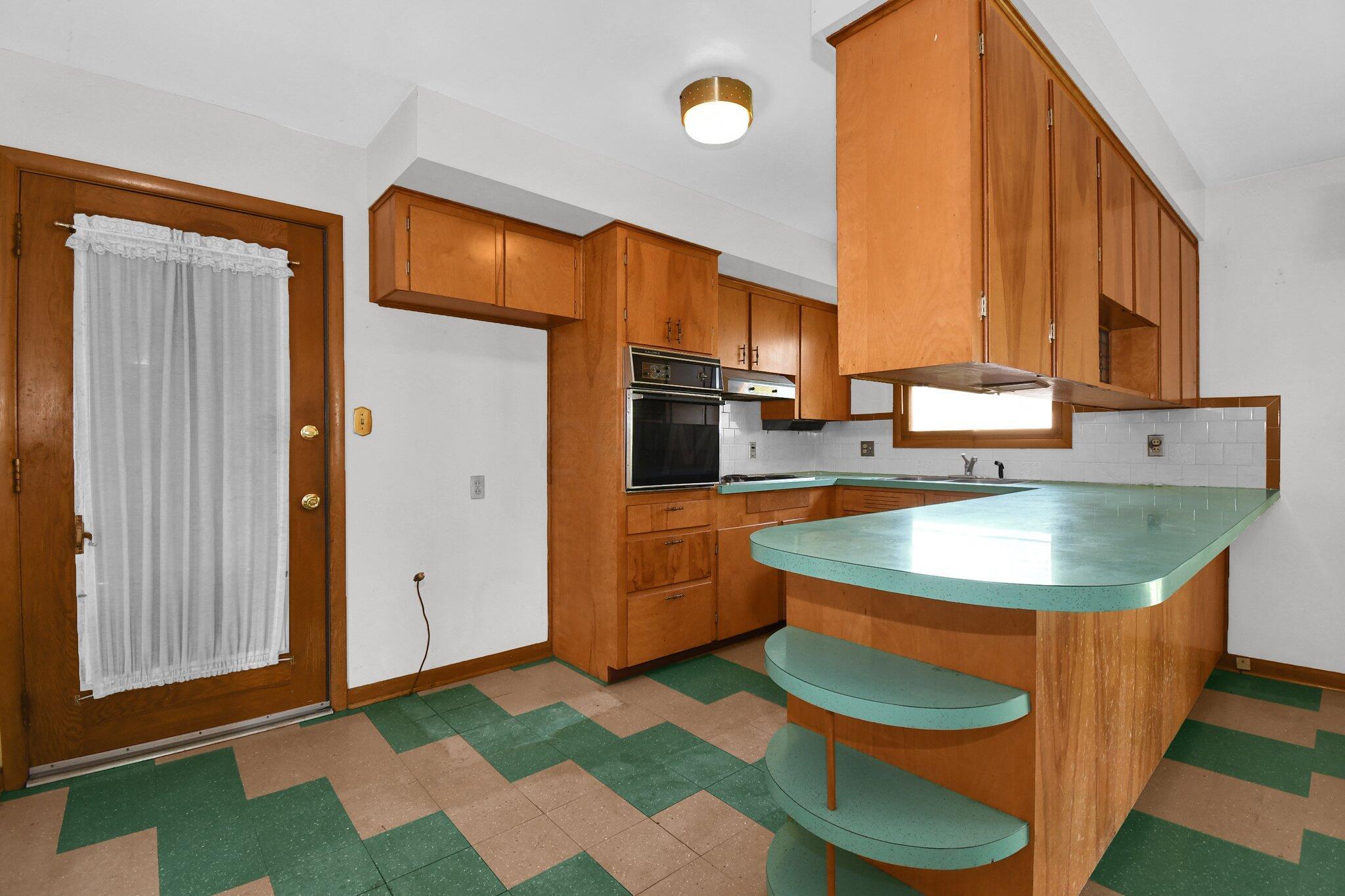 18-web-or-mls-378-grandview-rd