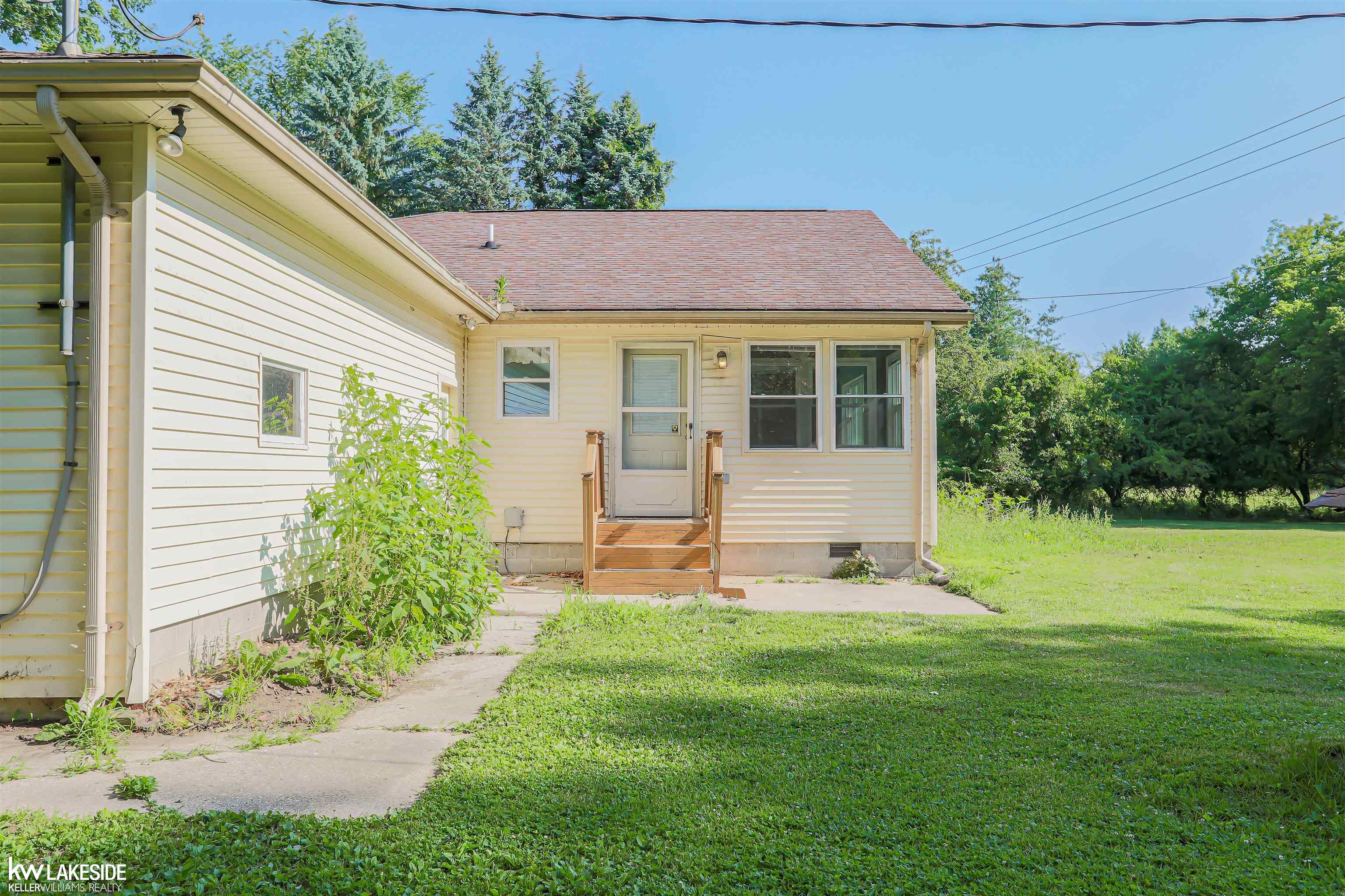 4590 Secord Lake Road Leonard, MI 48367 - Photo 7 of 38