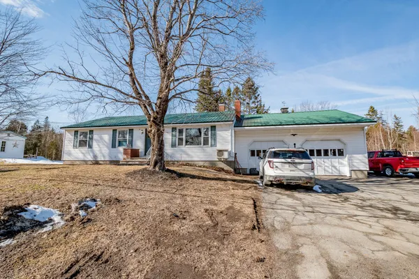 $230,000 | 1125 West Main Street, Dover Foxcroft, ME 04426