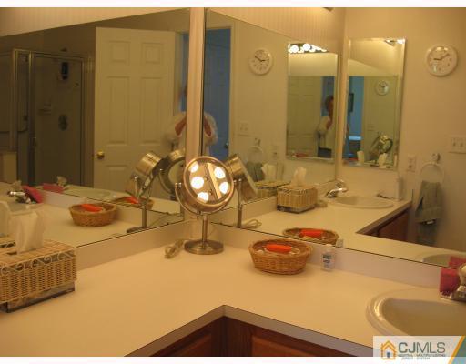 67 F Winthrop Road Monroe Township, NJ 08831 - Photo 7 of 9 Gallery Image 7