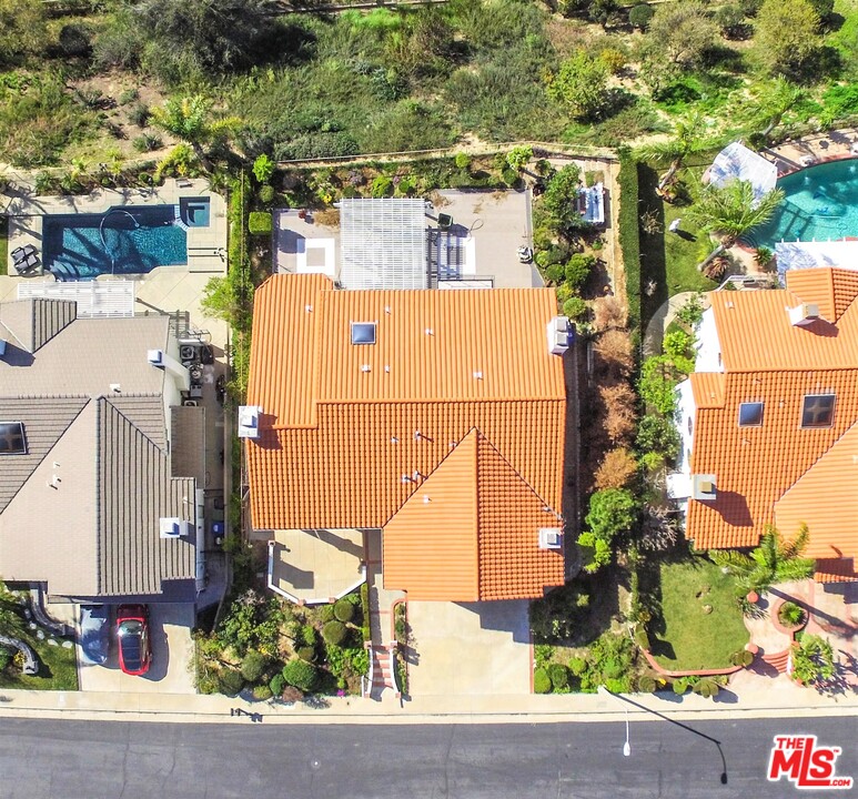 19648 Falcon Ridge Way Northridge, CA 91326 - Photo 2 of 44 Gallery Image 2
