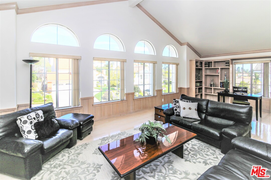 19648 Falcon Ridge Way Northridge, CA 91326 - Photo 20 of 44 Gallery Image 20