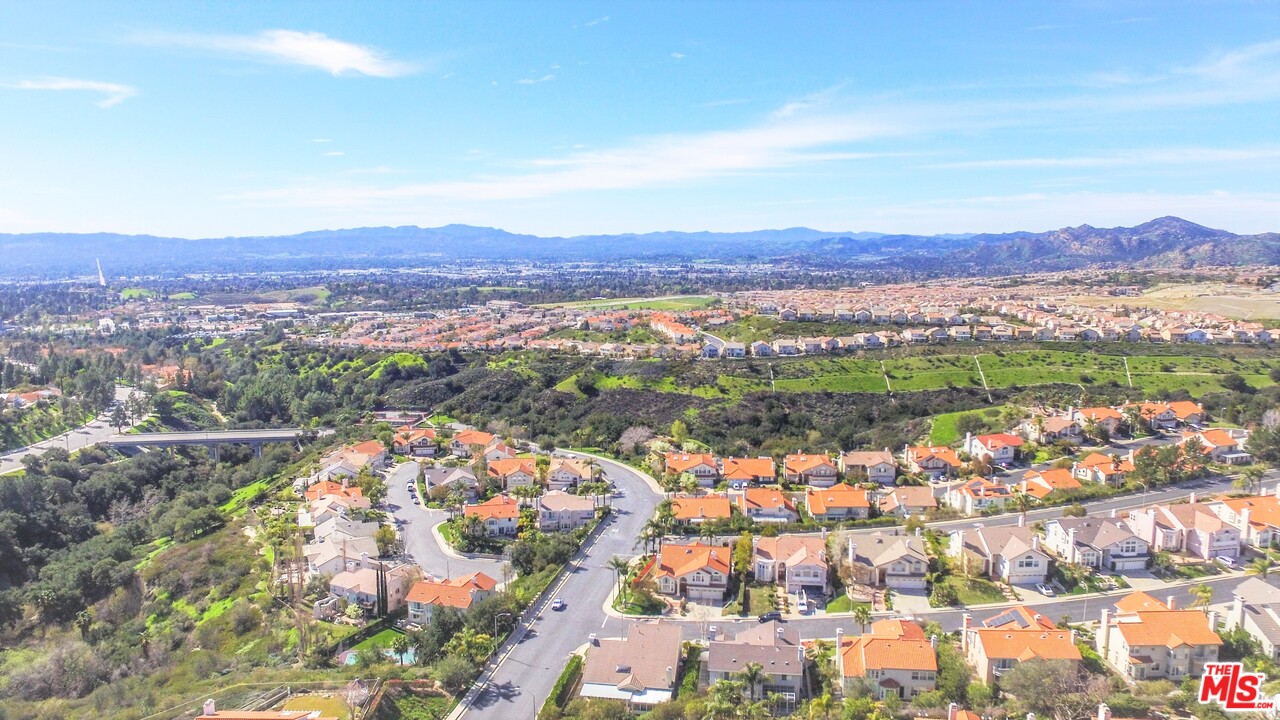 19648 Falcon Ridge Way Northridge, CA 91326 - Photo 3 of 44 Gallery Image 3