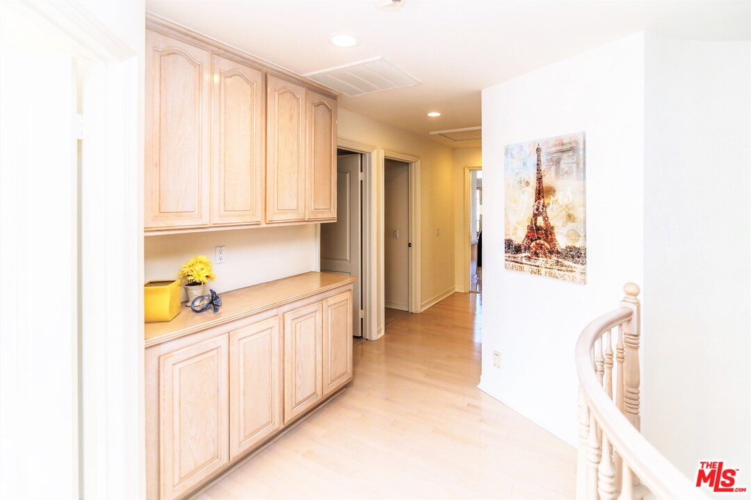 19648 Falcon Ridge Way Northridge, CA 91326 - Photo 25 of 44 Gallery Image 25