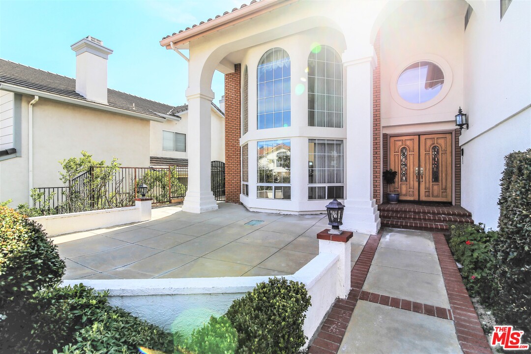 19648 Falcon Ridge Way Northridge, CA 91326 - Photo 42 of 44 Gallery Image 42