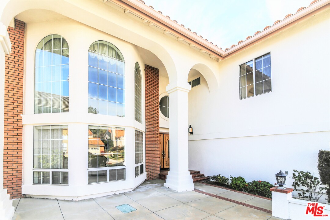 19648 Falcon Ridge Way Northridge, CA 91326 - Photo 43 of 44 Gallery Image 43