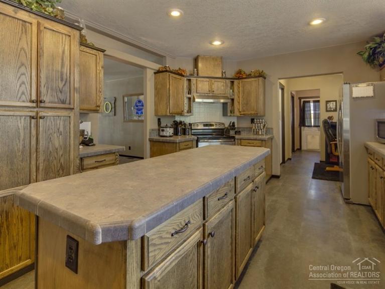 60085 Hopi Road Bend, OR 97702 - Photo 10 of 25 Additional Photo
