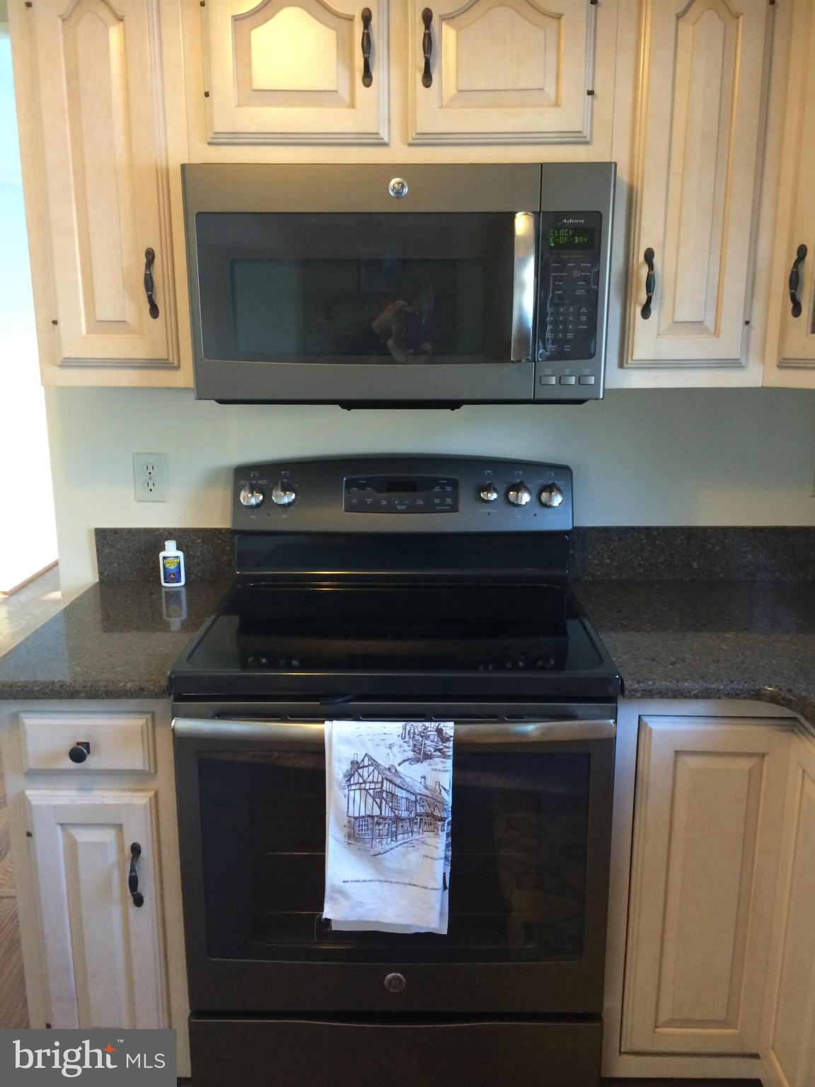 4635 Newington Road Jefferson, MD 21755 - Photo 9 of 30 New Kitchen Appliances