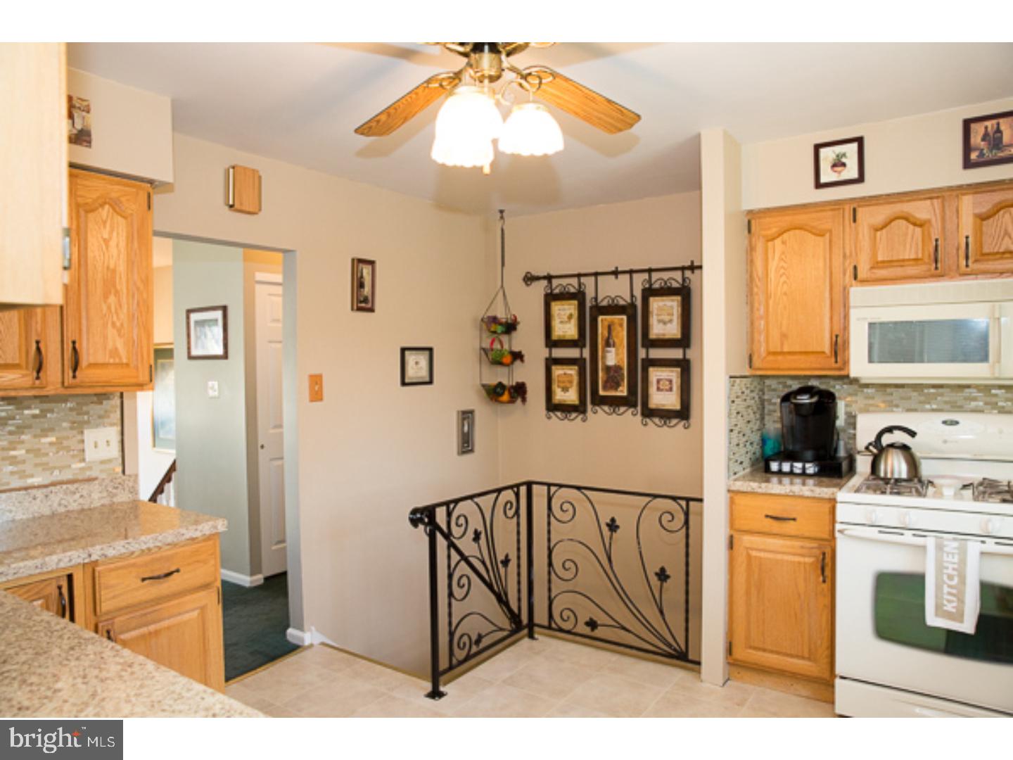 554 Byron Road Warminster, PA 18974 - Photo 11 of 24 Kitchen