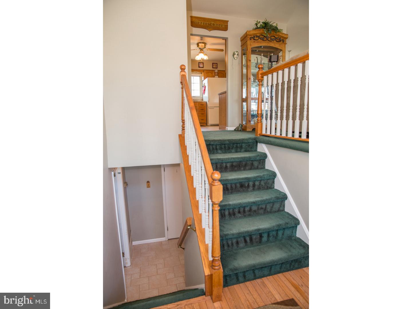 554 Byron Road Warminster, PA 18974 - Photo 8 of 24 Foyer