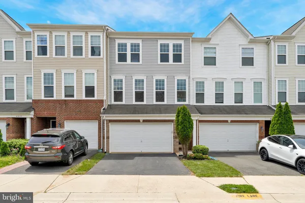 $3,300 | 41835 Diabase Square, Aldie, VA 20105