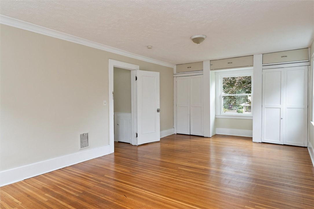 19 Genesee Park Boulevard Rochester, NY 14611 - Photo 39 of 50