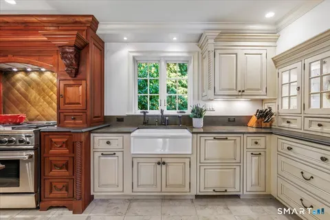 $4,395,000 | 83 Long Lots Road, New Canaan, CT 06840