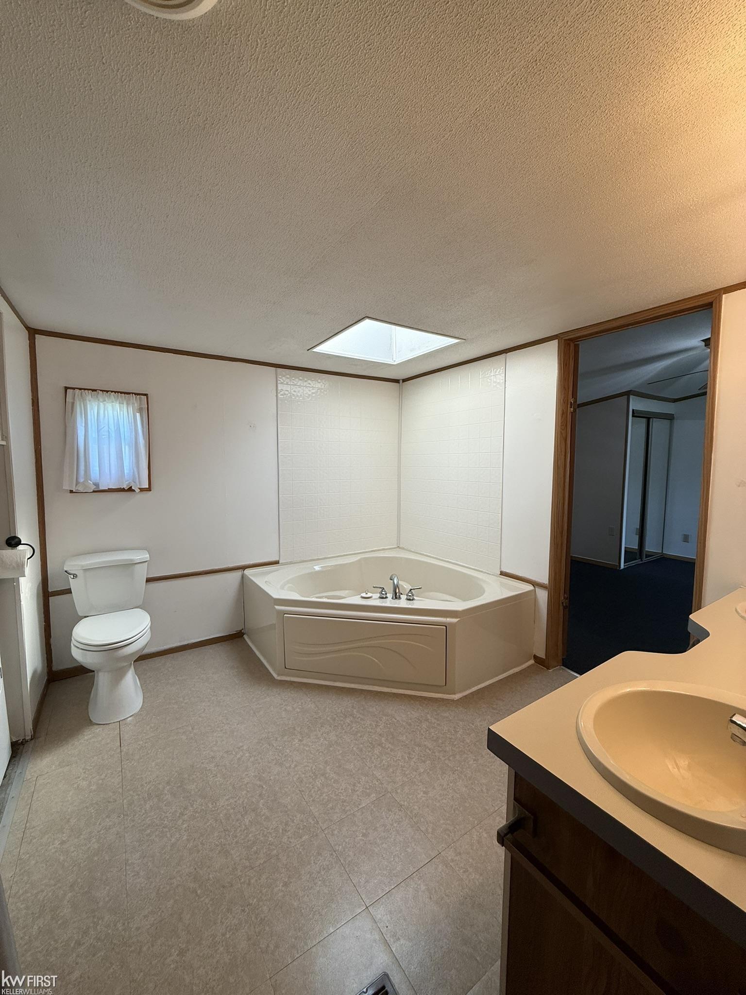 11 Peach Tree Drive Davison, MI 48423 - Photo 12 of 20 50213980-03528611-fa14-4b71-be62-f73e527f443f.JPG