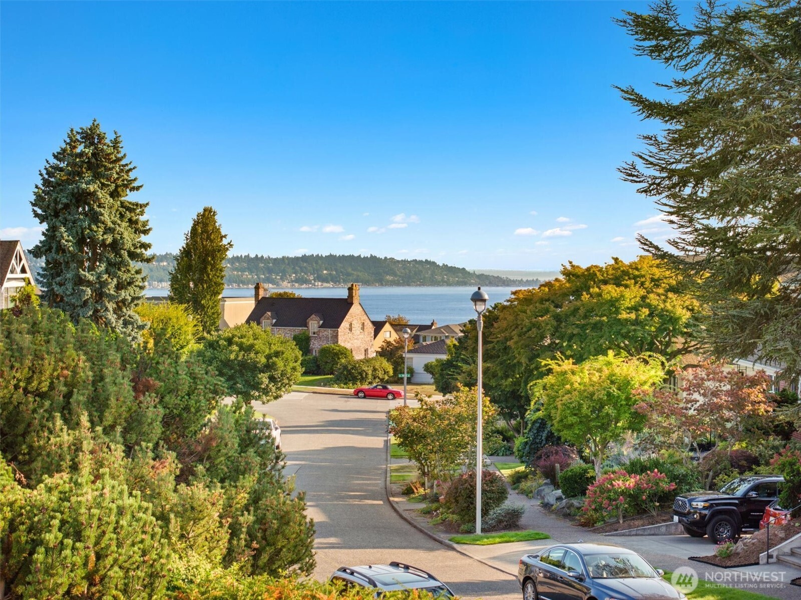 1940 Edgemont Place West Seattle, WA 98199 - Photo 1 of 37 a view of a city