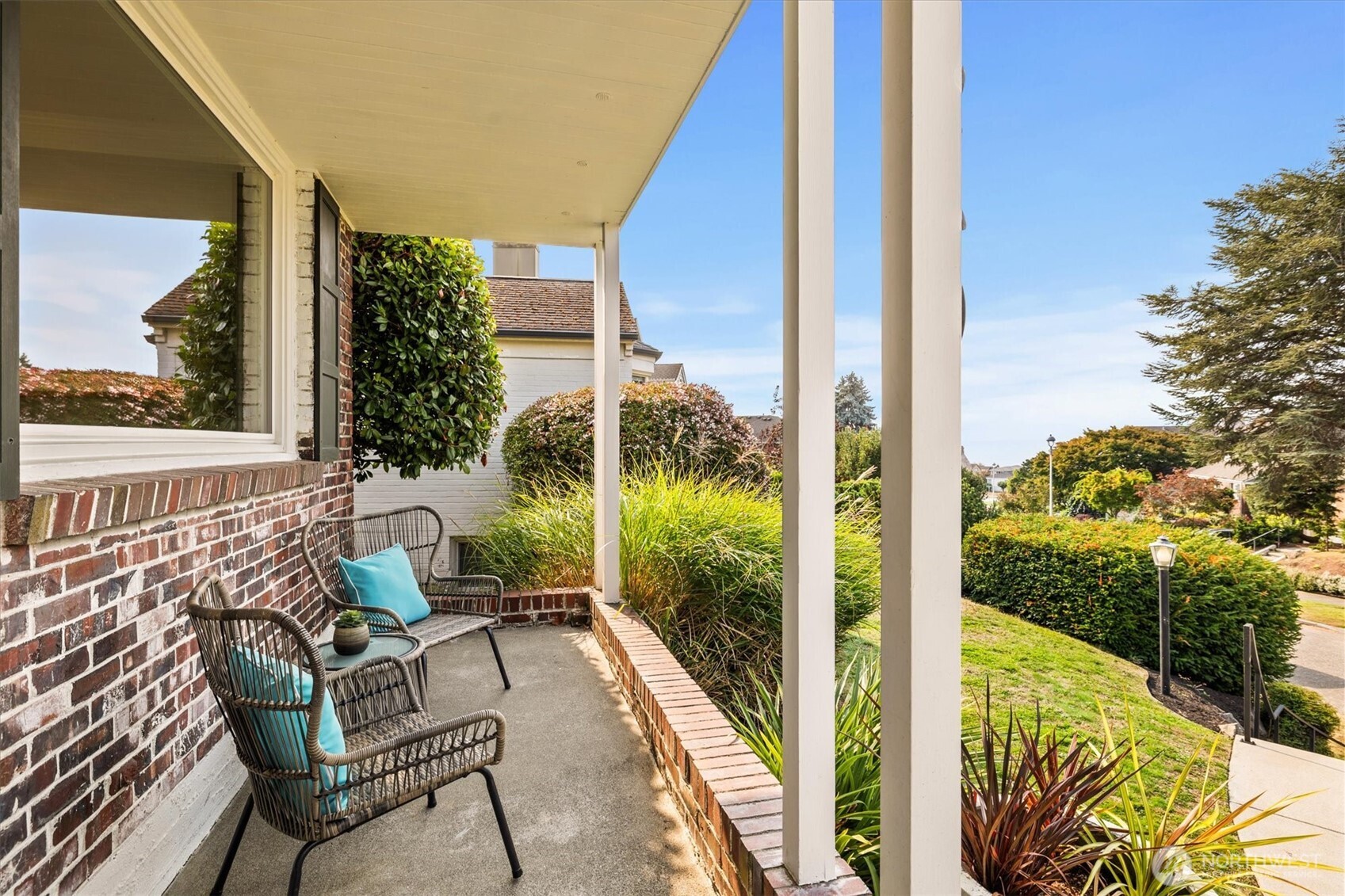 1940 Edgemont Place West Seattle, WA 98199 - Photo 3 of 37 a view of balcony with two chairs and a table