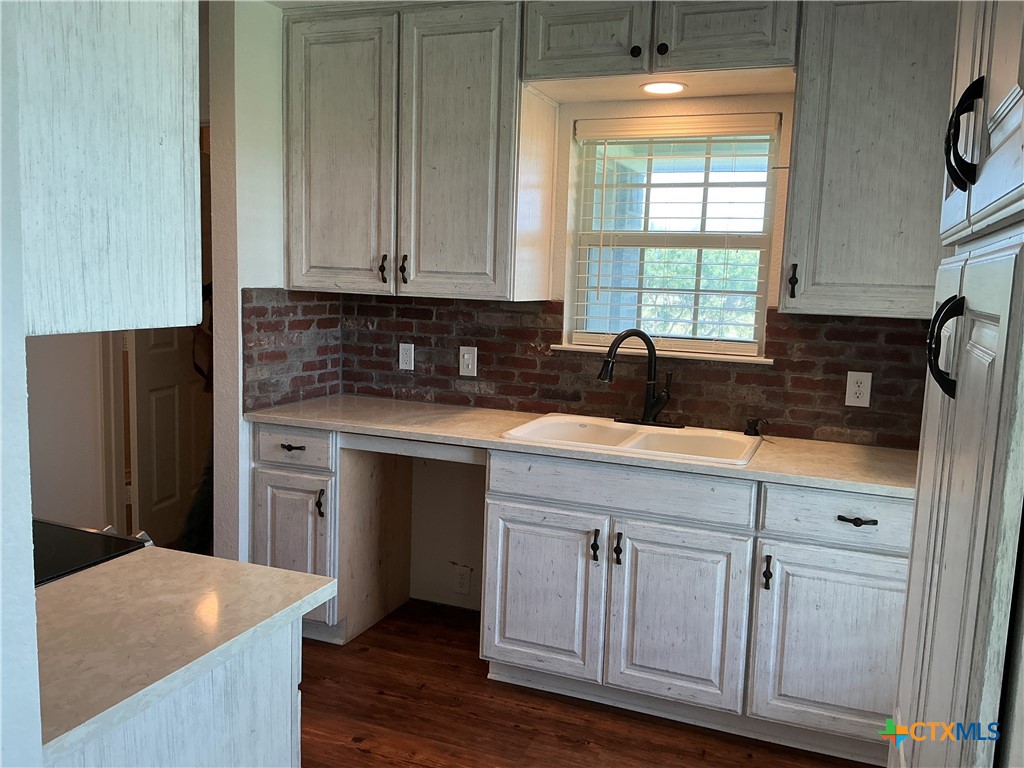333 Lake Point Road Comanche, TX 76442 - Photo 15 of 30 Gallery Image 15