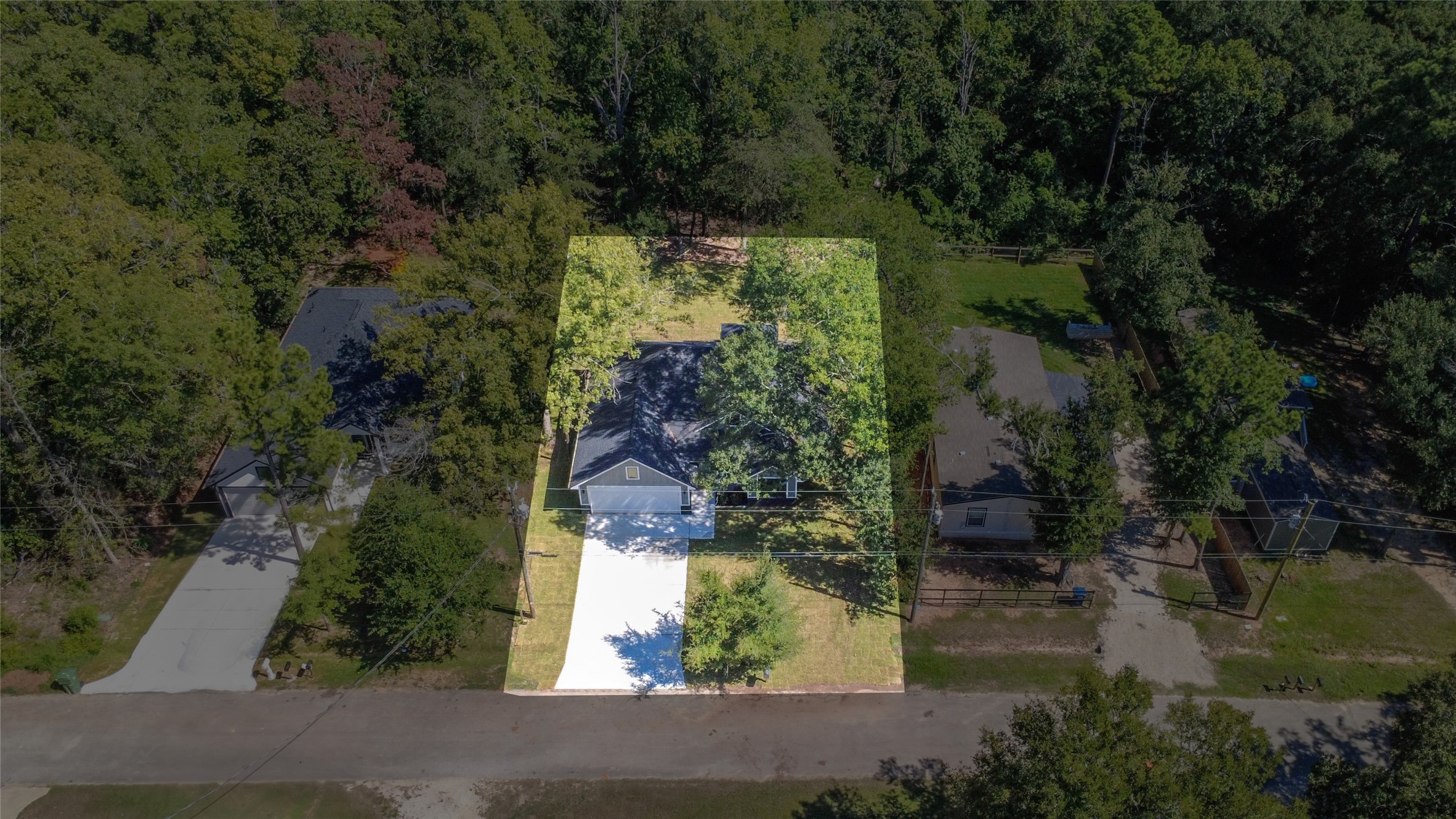 3575 Roy Bean Road Willis, TX 77378 - Photo 4 of 32 Gallery Image 4