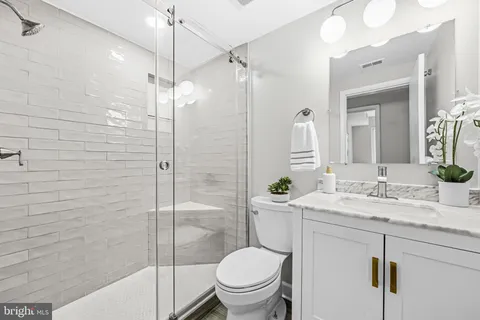 $275,000 | 1763 Columbia Road Northwest, Unit 409, Washington, DC 20009