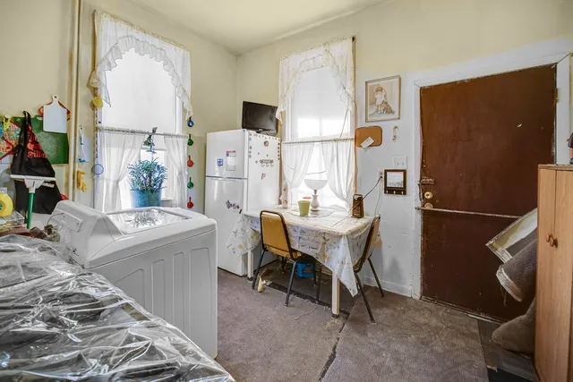 $199,000 | 3515 West Cermak Road, Chicago, IL 60623