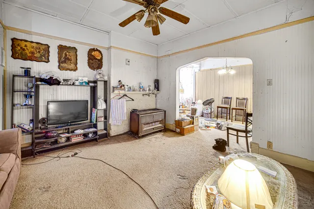 $199,000 | 3515 West Cermak Road, Chicago, IL 60623