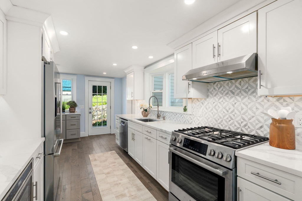 15 Searle Road Boston, MA 02132 - Photo 2 of 28