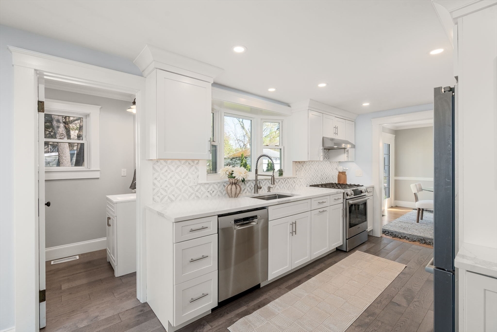 15 Searle Road Boston, MA 02132 - Photo 7 of 28