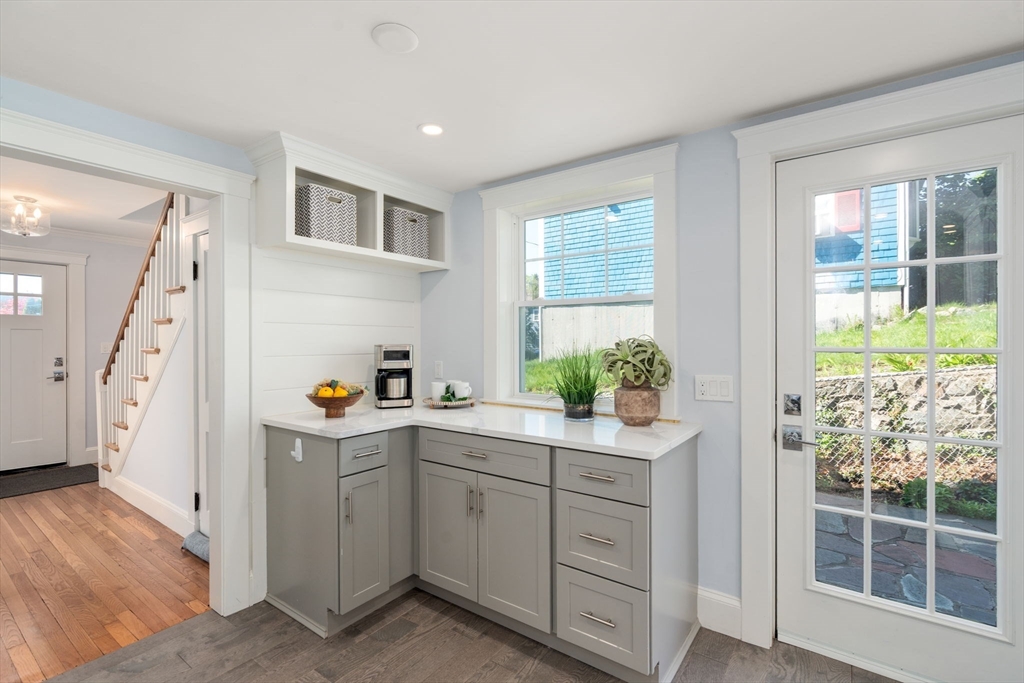 15 Searle Road Boston, MA 02132 - Photo 8 of 28