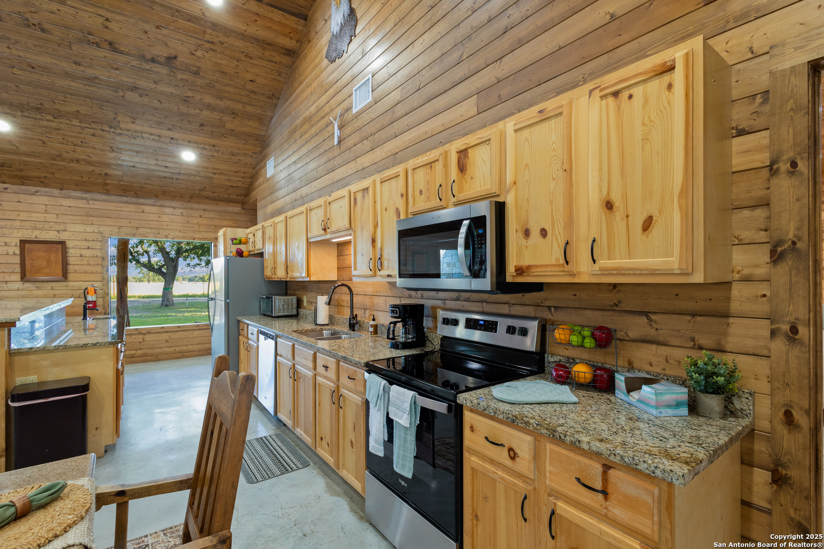 370 Johnny Seibert Lane Rio Frio, TX 78873 - Photo 13 of 40