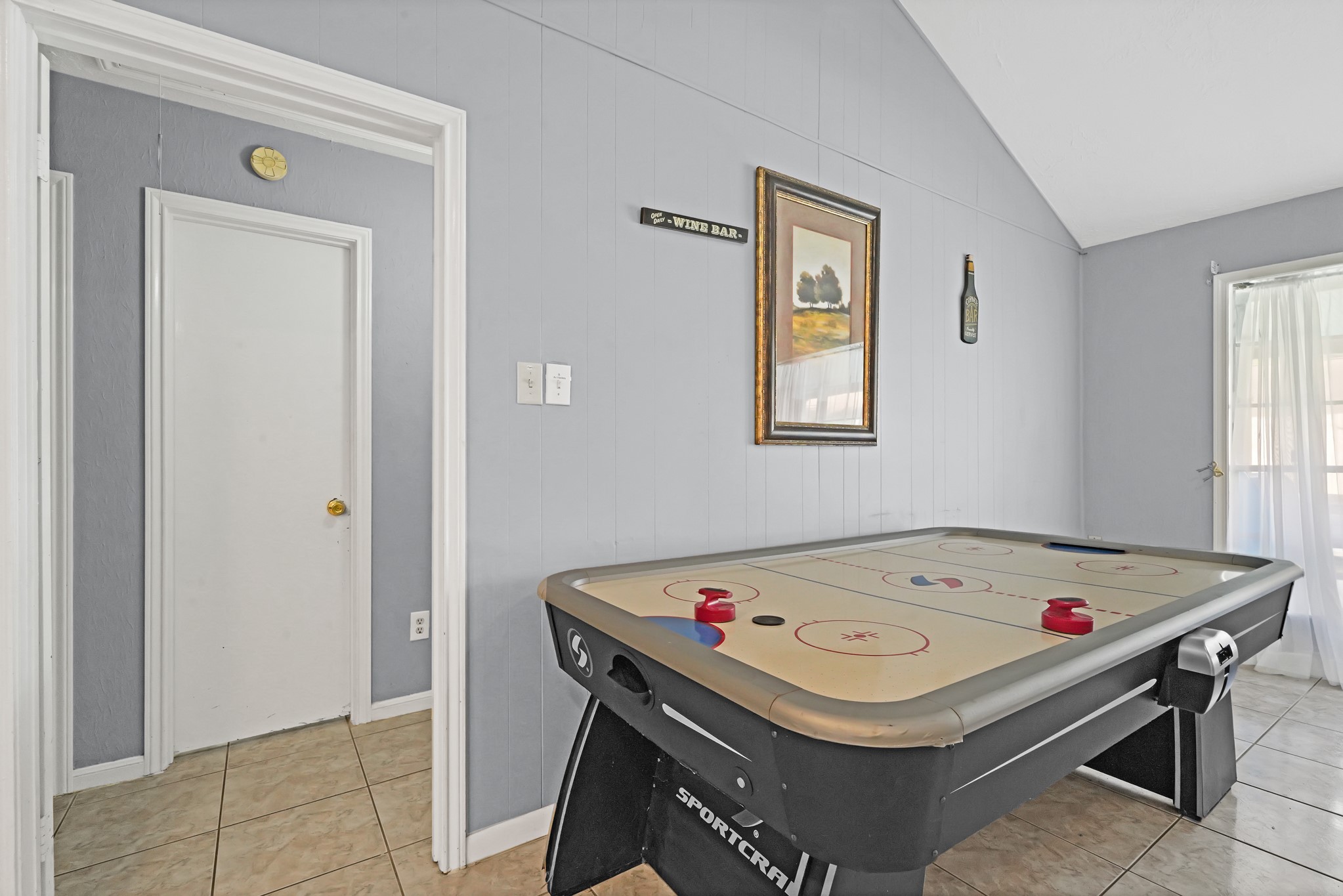 222 Wickhamford Way Houston, TX 77015 - Photo 19 of 27 a small white bed sitting in a bedroom next to a window