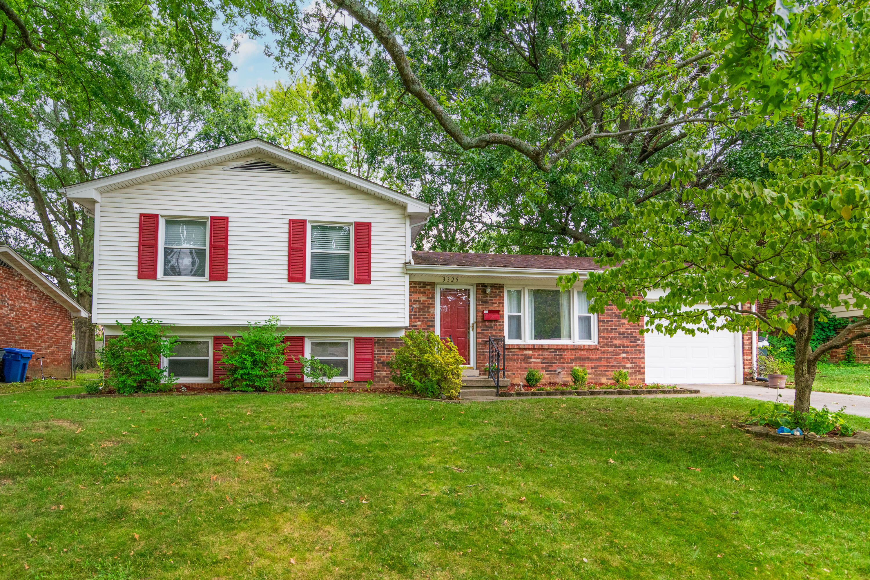 3325 High Hope Road Lexington, KY 40517 - Photo 2 of 43 3325HighHope--2