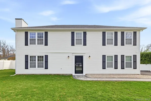 $499,999 | 8 Eagle Lane, Poughkeepsie, NY 12601