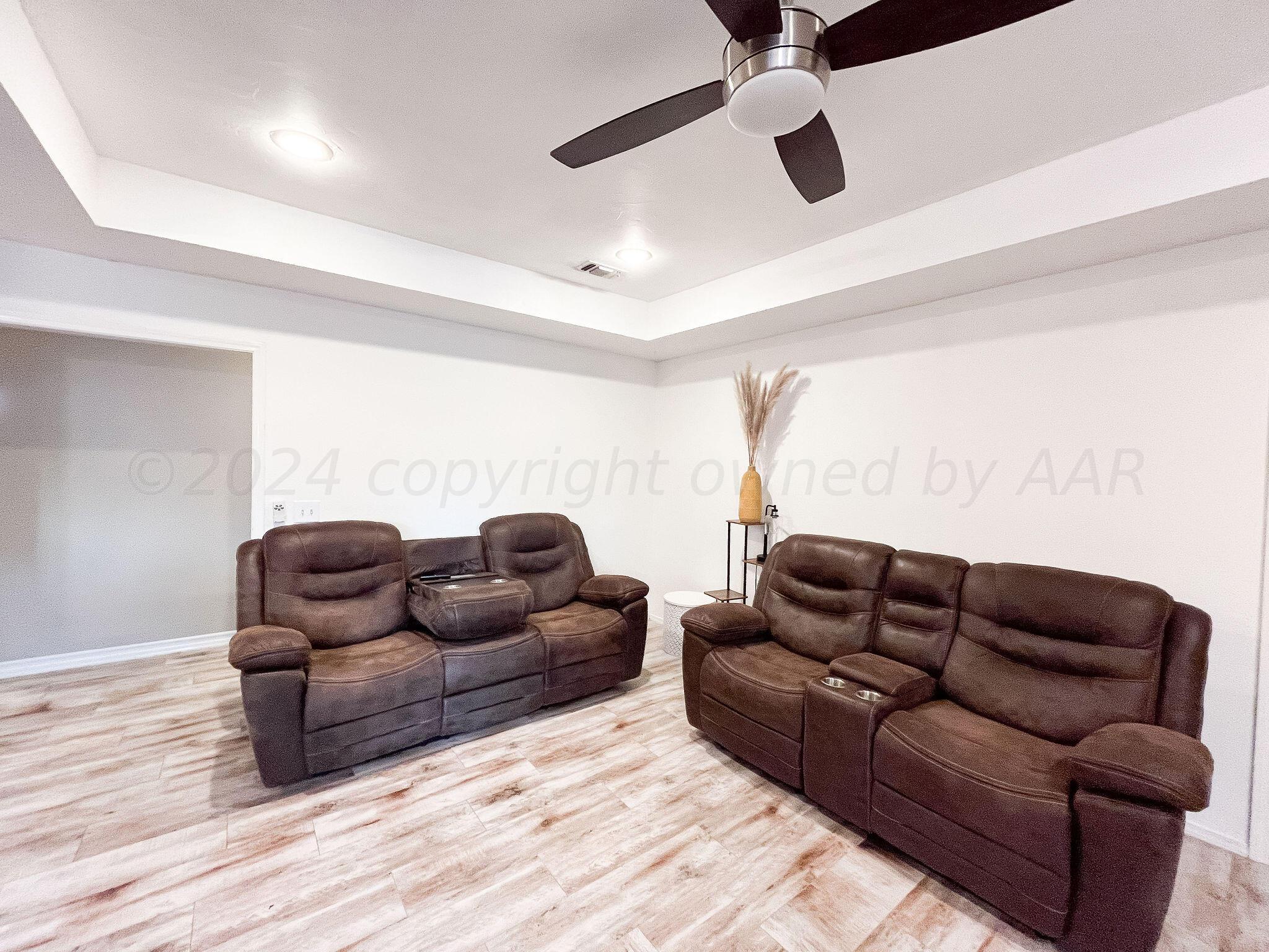 7513 Sheldon Road Amarillo, TX 79119 - Photo 3 of 27 living room