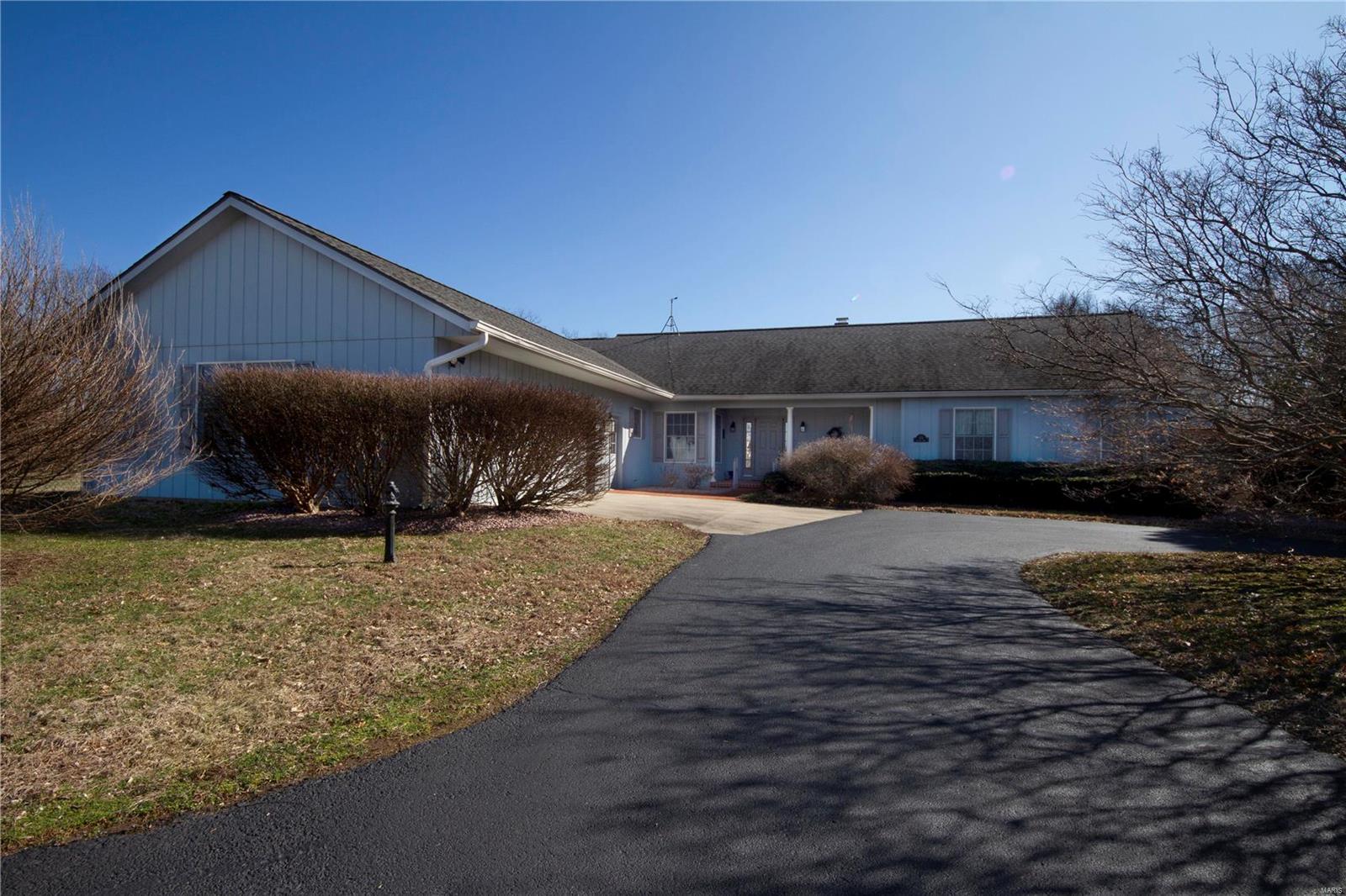 126 Country Trace Road Carbondale, IL 62903 - Photo 1 of 42