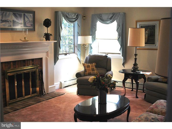252 West Ridley Avenue Ridley Park, PA 19078 - Photo 6 of 19 Living Room