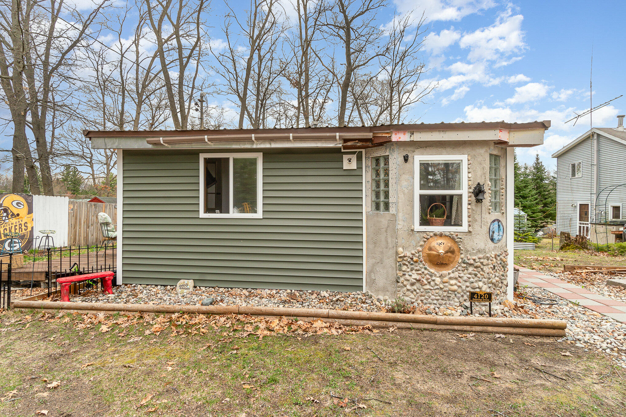 4120 Oak Ridge Drive Harrison, MI 48625 - Photo 4 of 30 004_nextdoorphotos_1-edit