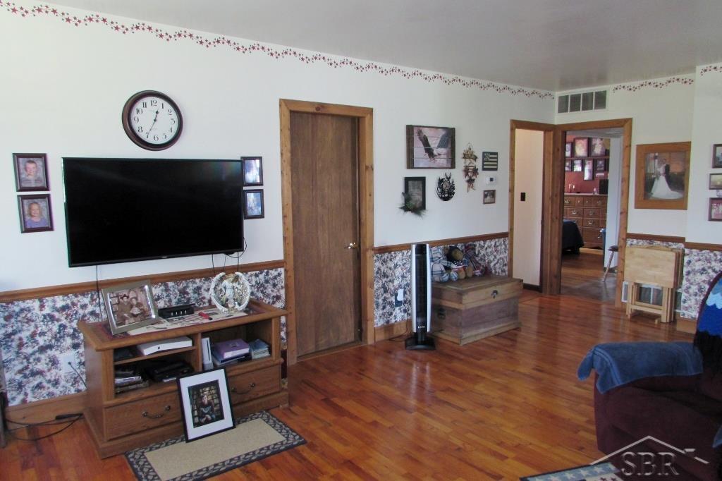 13300 Sharon Road St. Charles, MI 48655 - Photo 21 of 32 50087188-20.JPG