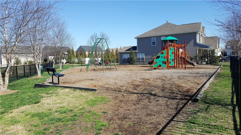 765 Spinning Wheel Point High Point, NC 27265 - Photo 28 of 30 Gallery Image 28