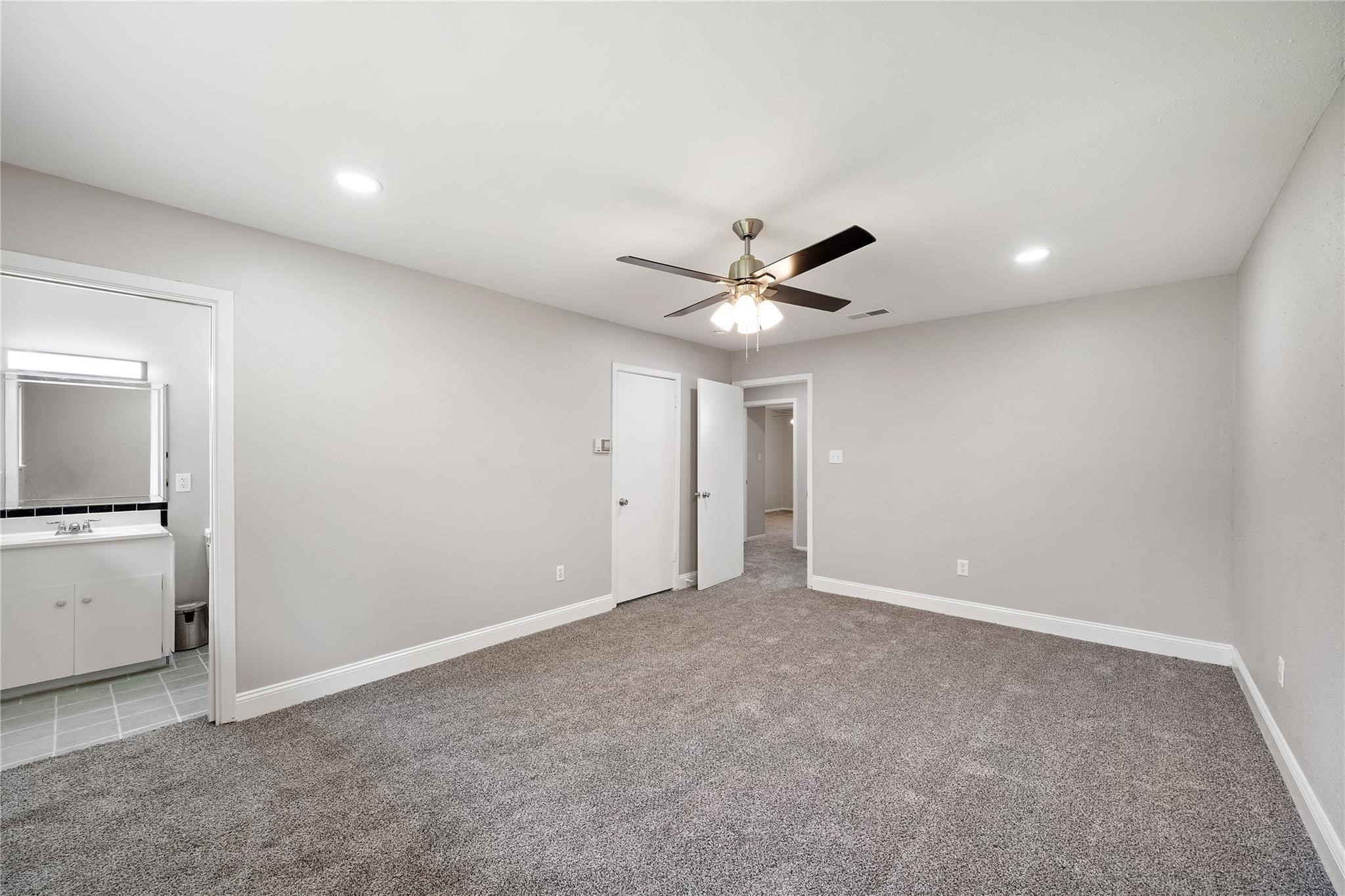 6007 Claridge Drive Houston, TX 77096 - Photo 19 of 38 a view of an empty room