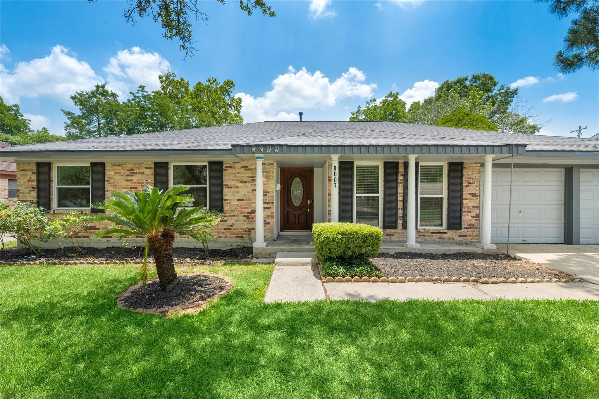 6007 Claridge Drive Houston, TX 77096 - Photo 5 of 38