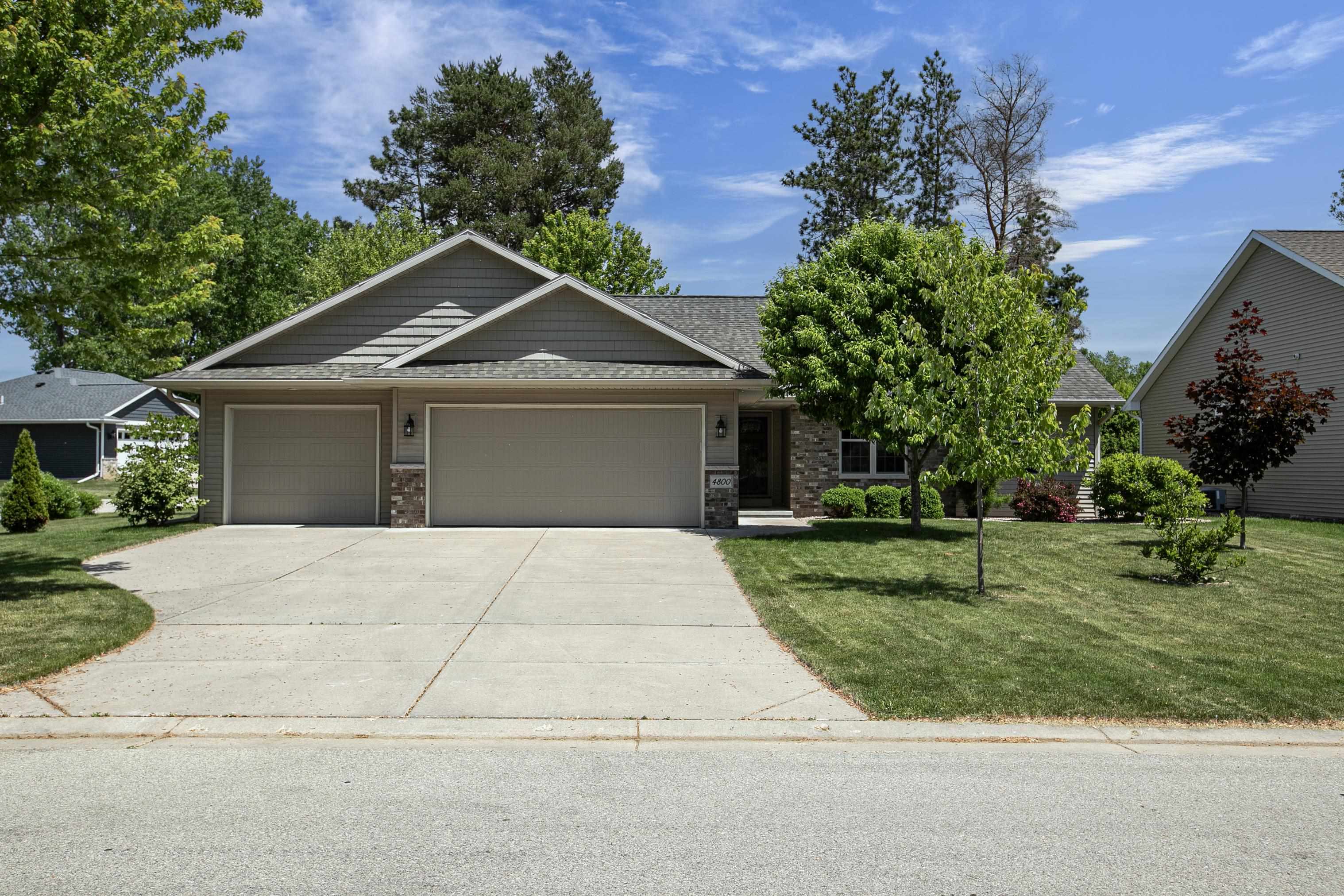 4800 Indigo Lane Appleton, WI 54913 - Photo 1 of 45