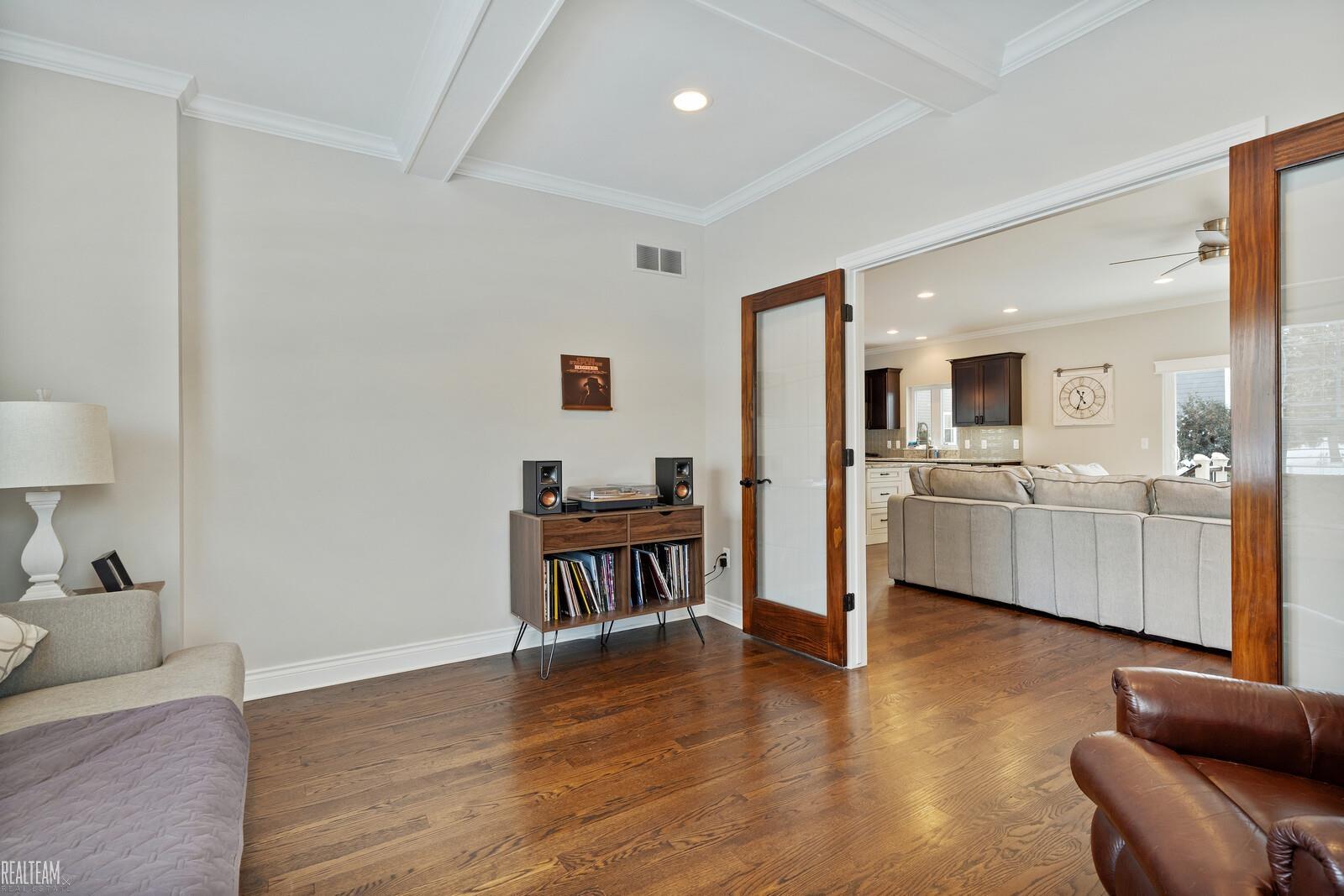 819 1st Street Rochester, MI 48307 - Photo 20 of 47 50131629-ec7cecf1-f3c1-49cc-8b71-f99a70a9c203.JPG