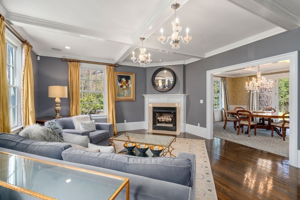 22 Plymouth Road Wellesley, MA 02481 - Photo 3 of 38