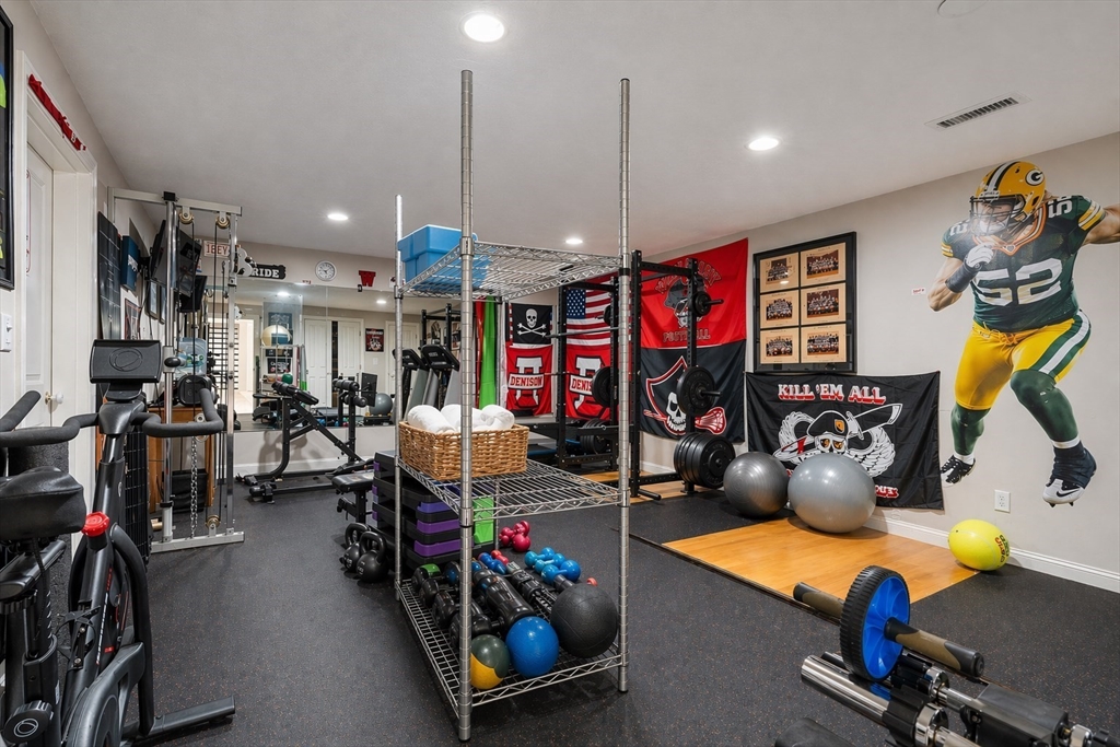 22 Plymouth Road Wellesley, MA 02481 - Photo 35 of 38