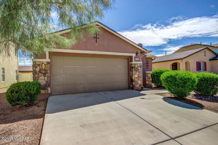 8371 West Razorbill Drive Tucson, AZ 85757 - Photo 2 of 14 Gallery Image 2