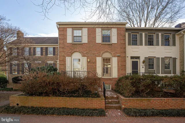 $750,000 | 10902 Wickshire Way, Unit F, Rockville, MD 20852