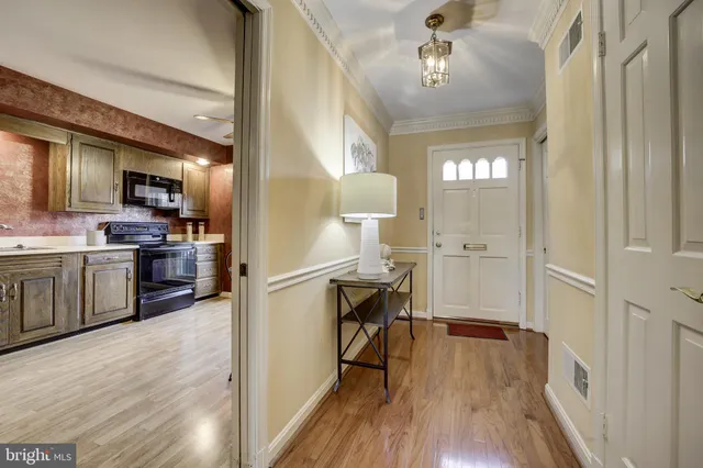 $750,000 | 10902 Wickshire Way, Unit F, Rockville, MD 20852